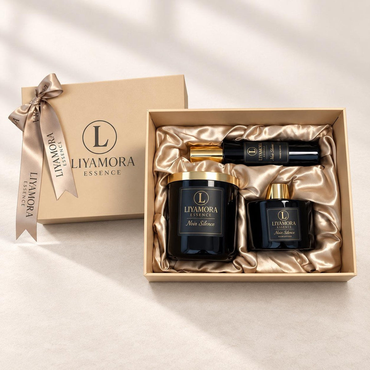 Le coffret ouvert avec le set Noir Silence de Liyamora Essence